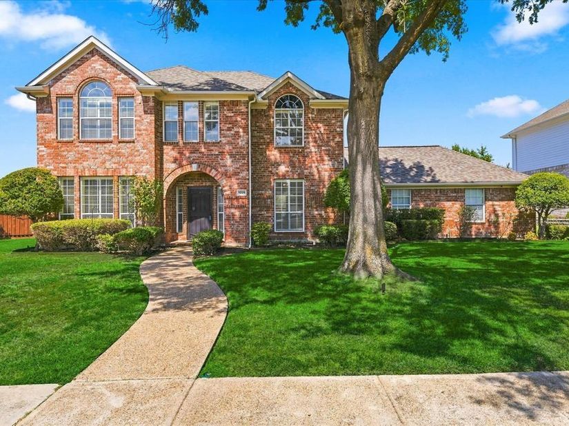 1221  Tralee Lane , Garland Texas 75044
