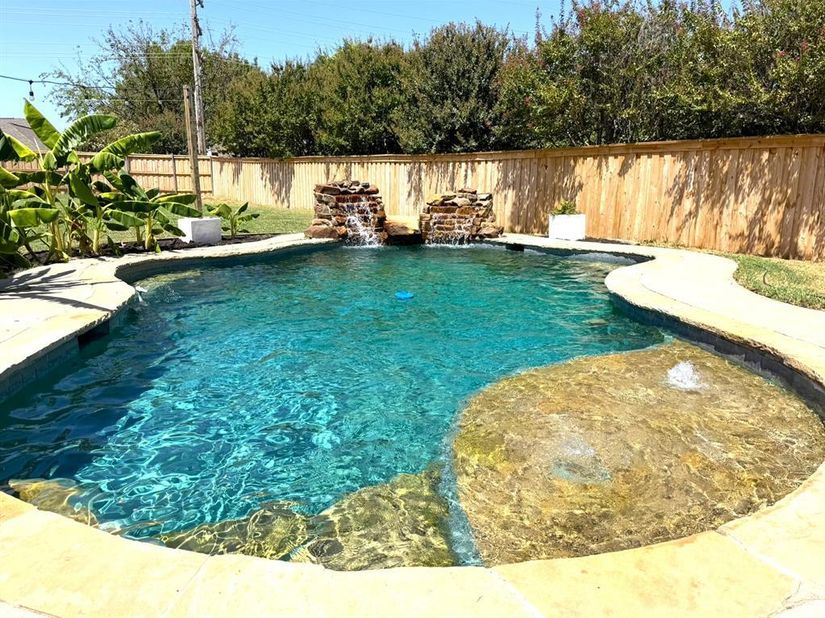 1621  Winter Park Lane , Lewisville Texas 75077