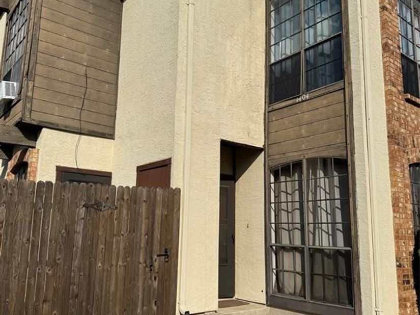 611  Oriole Boulevard  1404, Duncanville Texas 75116