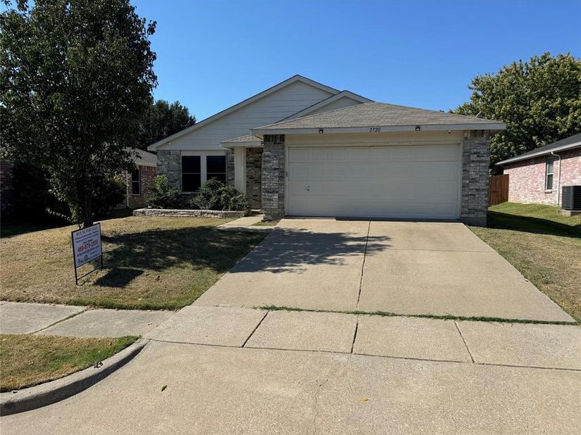 2720  Cedar Crest Drive , Little Elm Texas 75068