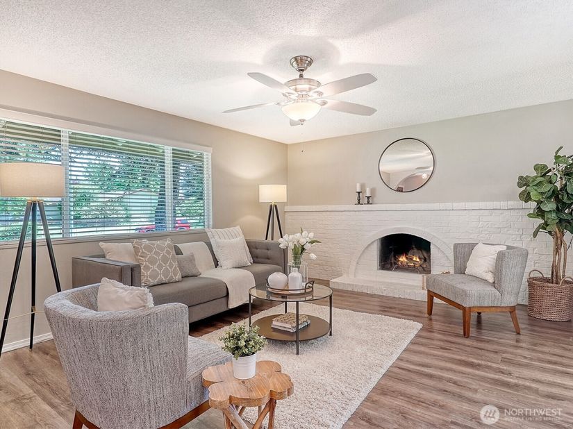 411 213th Place SW 12A, Bothell WA 98021