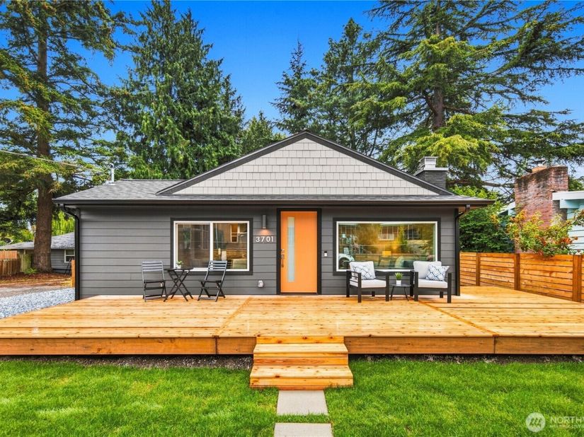 3701 SW 105th Street, Seattle WA 98146