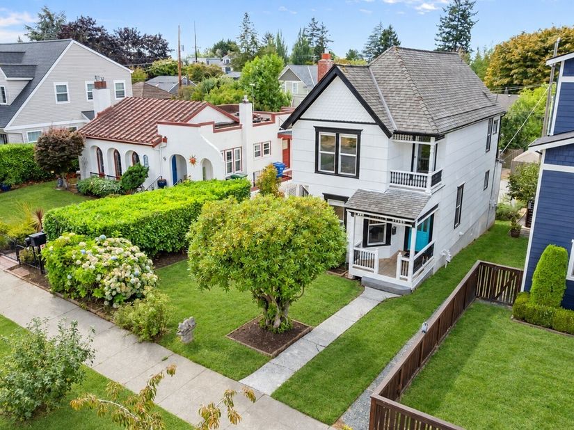1921 44th Avenue SW, Seattle WA 98116