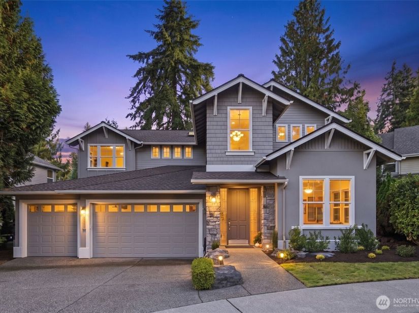 17025 NE 113th Court, Redmond WA 98052