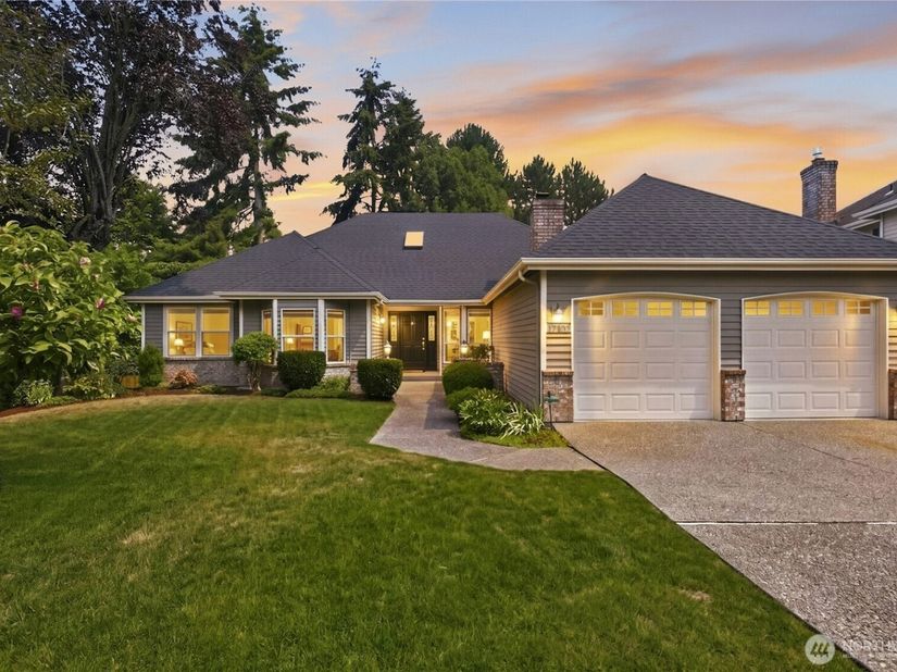 17102 NE 37th Place, Bellevue WA 98008