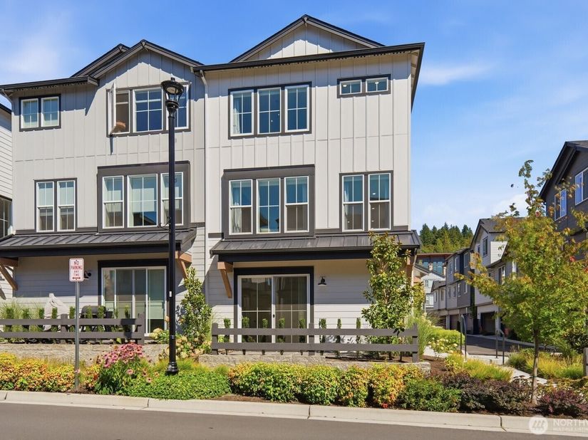 14314 148th Place NE 28, Woodinville WA 98077