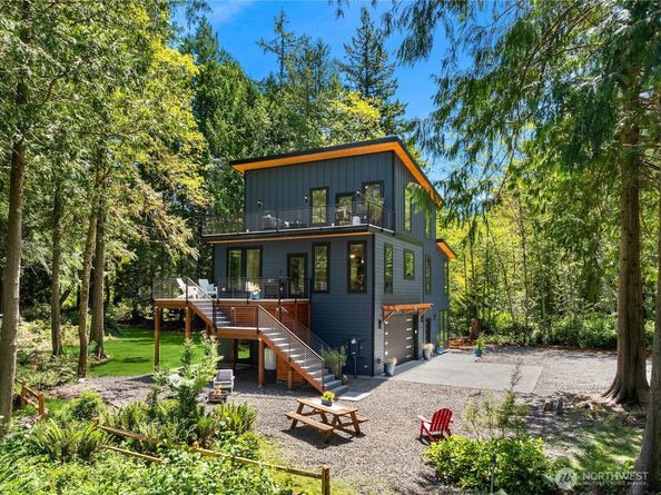10399 NE Pine Way, Bainbridge Island WA 98110