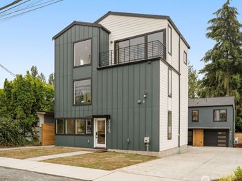 9215 12th Avenue NE