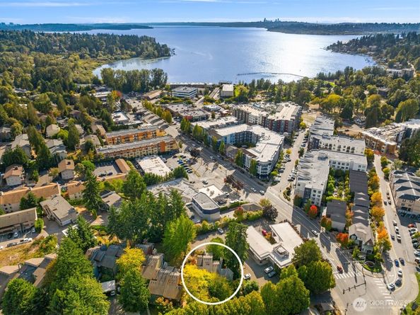 12014 98th Avenue NE 101, Kirkland WA 98034