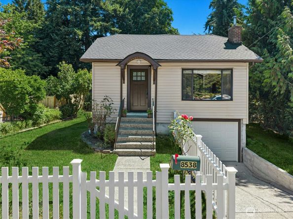 8538 Ashworth Avenue N, Seattle WA 98103