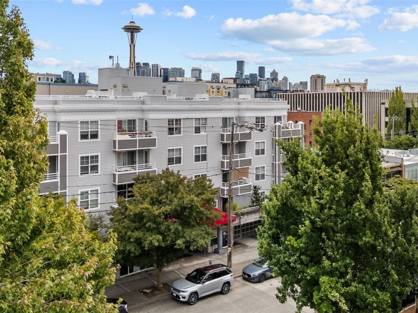 520 2nd Avenue W 201, Seattle WA 98119