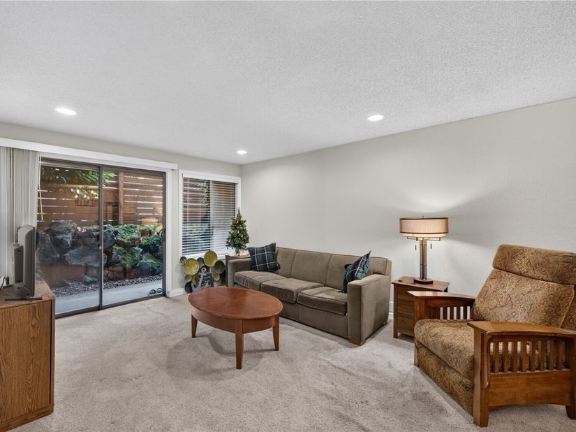 750 N 143rd Street B3, Seattle WA 98133