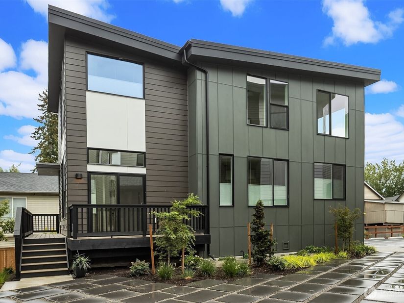 3007 S Dakota St, Seattle WA 98108