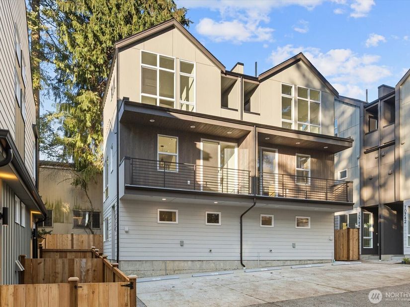 10748 Interlake Avenue N, Seattle WA 98133