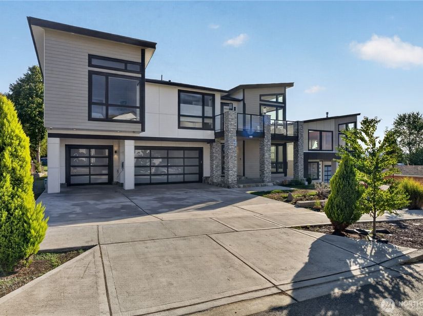 1417 N 24th st, Renton WA 98056