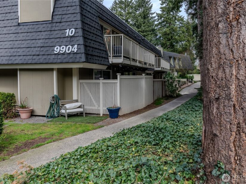 9904 NE 124th Street 1005, Kirkland WA 98034