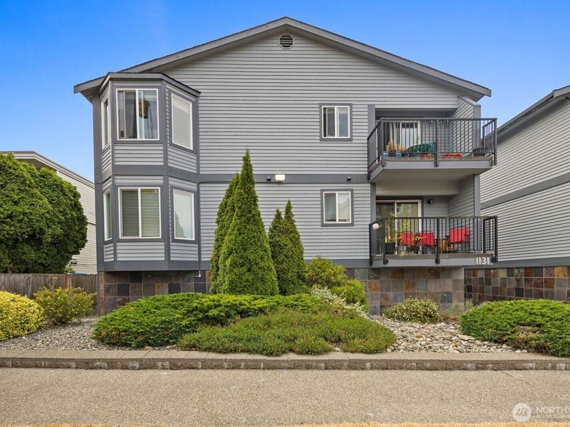 1131 N 93rd Street 6, Seattle WA 98103