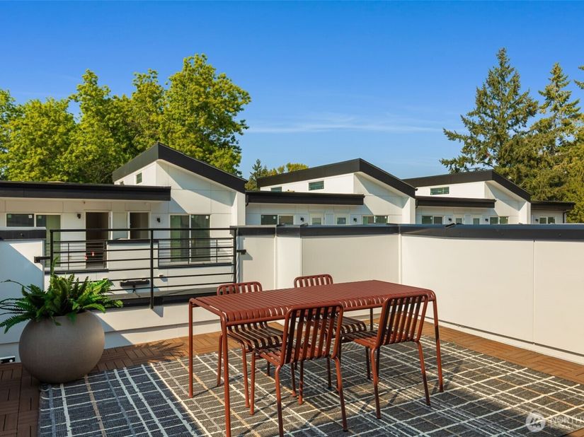 1139 129th Court NE, Bellevue WA 98005