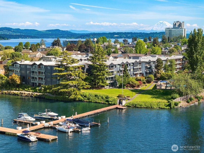 2501 Canterbury Lane E 119, Seattle WA 98112
