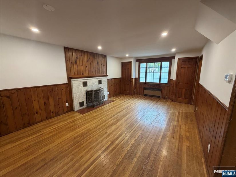 323 Bridge Plaza, Fort Lee NJ 07024