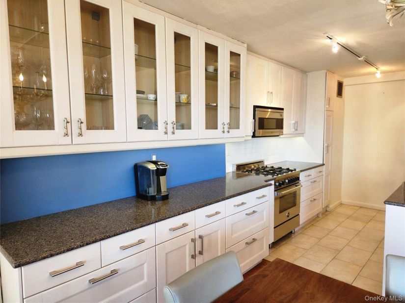 18-15 215th Street 6 M, Bayside NY 11360