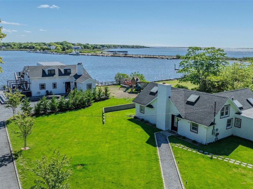 53 Old Neck Road S, Center Moriches NY 11934