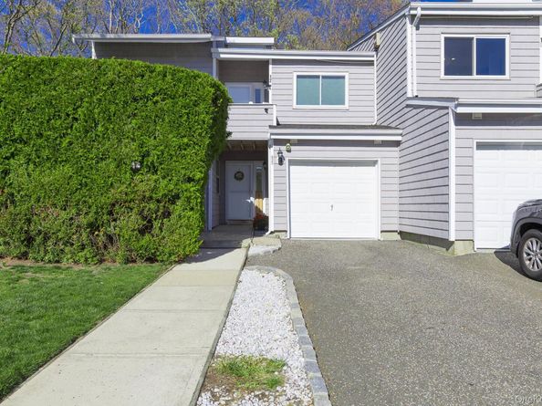 11 Vista Drive 11, Manorville NY 11949