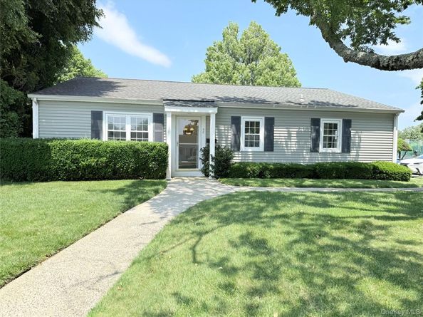 58 Harbor Road N, Amityville NY 11701