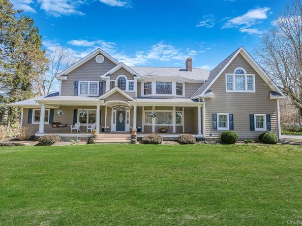 15 Maple Road, Setauket NY 11733