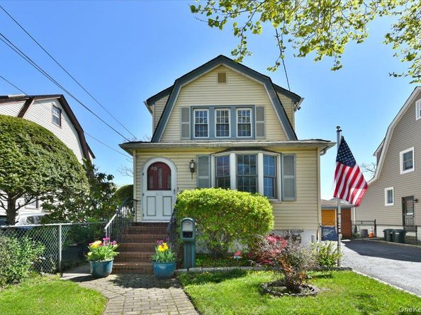 83 Cambridge Street, Valley Stream NY 11581