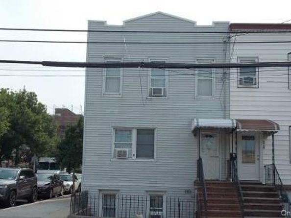 60-27 60 Street, Maspeth NY 11378