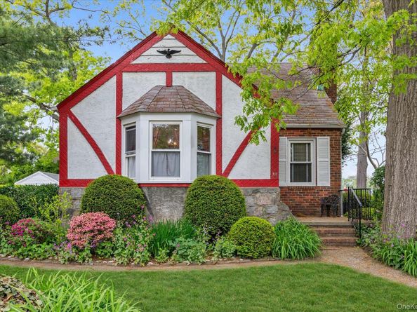 111 E Euclid Street, Valley Stream NY 11580