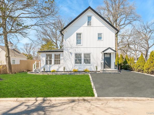 227 N Railroad Avenue, Babylon NY 11702