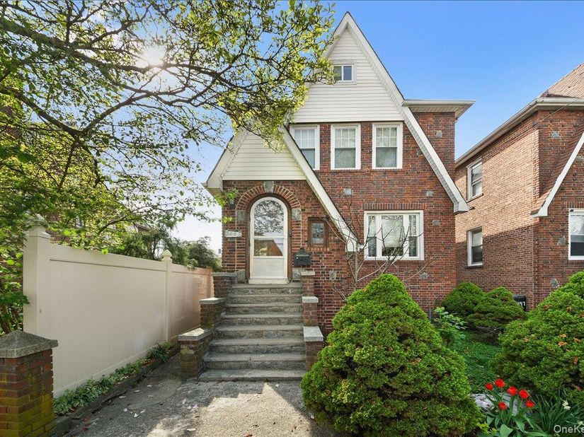 2445 Yates Avenue, Bronx NY 10469