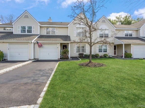 62 Mystic Circle, Bay Shore NY 11706