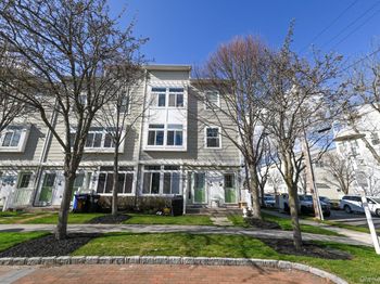 7704 Aquatic Drive