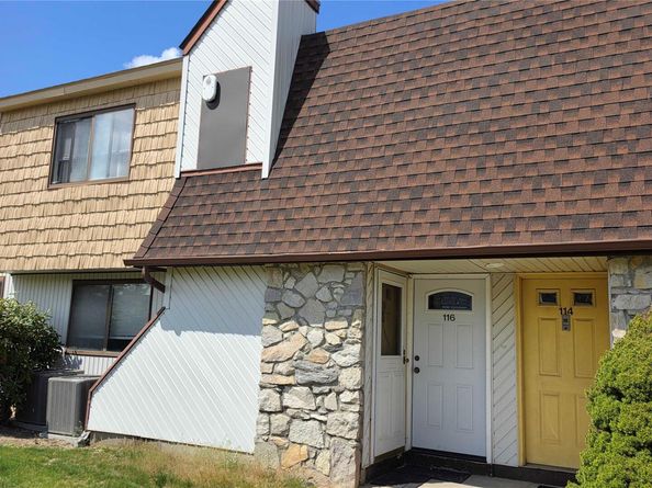 115 Pointe Circle S 115, Coram NY 11727