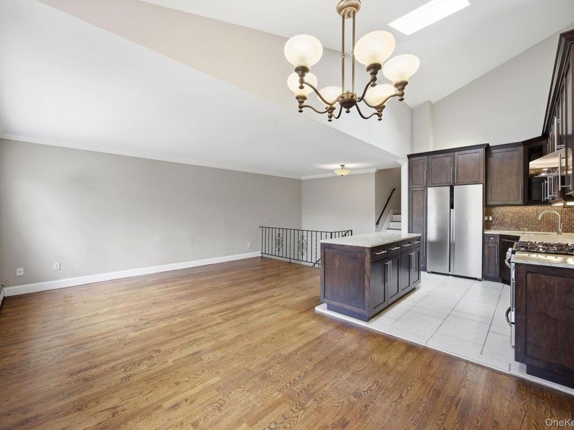 6933 Little Neck Parkway, Glen Oaks NY 11004