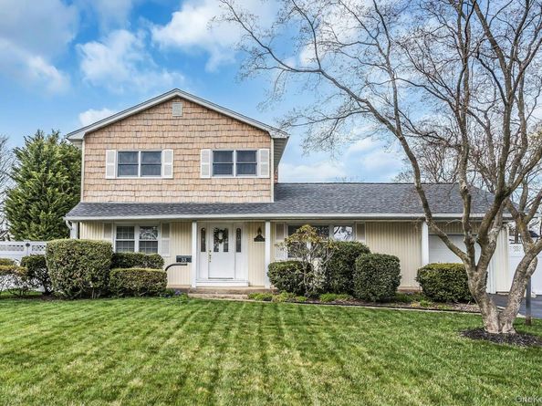 33 Primrose Lane, Kings Park NY 11754