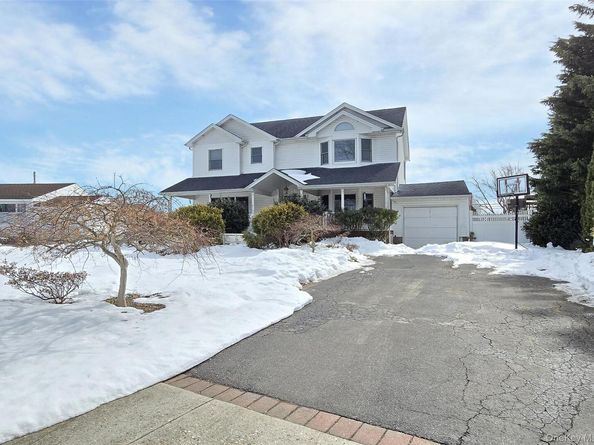 4 Cameo Road, Commack NY 11725