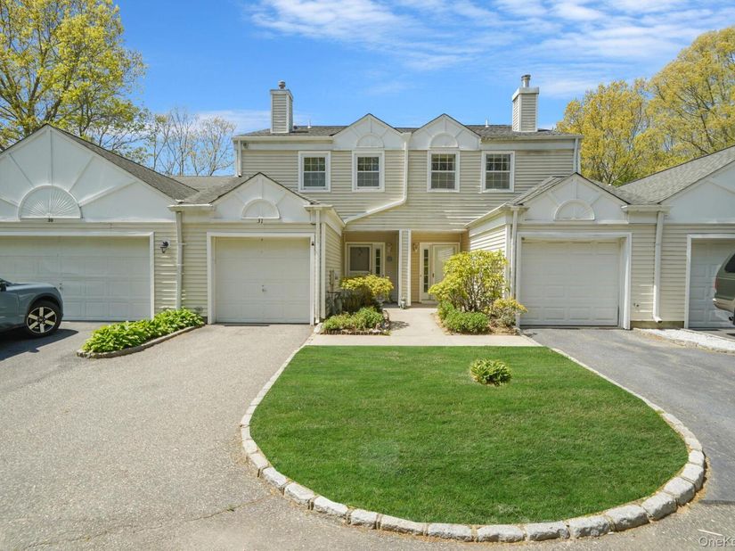 31 Quail Court, Manorville NY 11949