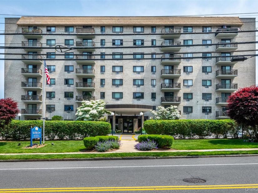 666 Pelham Road 7B, New Rochelle NY 10805