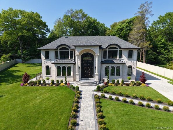 33 Parkway Drive, Roslyn Heights NY 11577