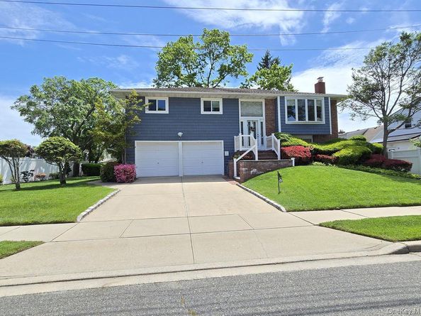15 6th Avenue, Farmingdale NY 11735