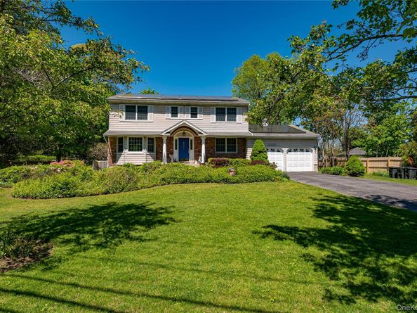 220 Windsor Avenue, Brightwaters NY 11718