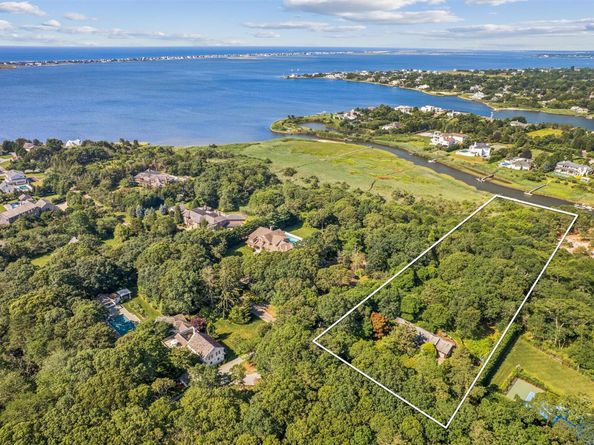 27 Jagger Lane, Westhampton NY 11977