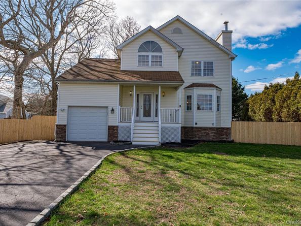 44 Westminster Drive, Shirley NY 11967