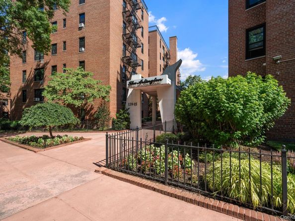 139-15 83rd Avenue 117, Briarwood NY 11435