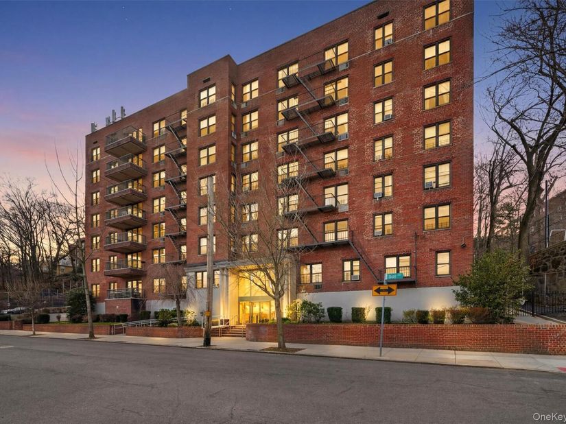 5235 Post Road 5A, Bronx NY 10471