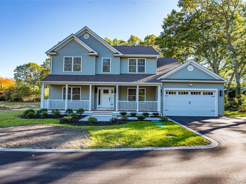 457 Pond Path, East Setauket NY 11733